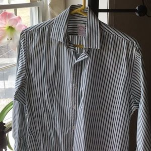 women’s Brooks Brothers shirt (GUC)